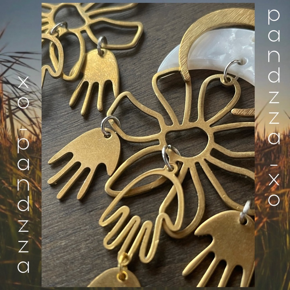 Hands of Flora🌿 | OOAK handmade earrings🌟